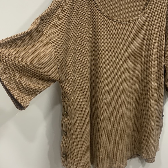 A.U.W. Brown Short Sleeve Crew Neck Waffle Button Detail Size 2X - Picture 6 of 10